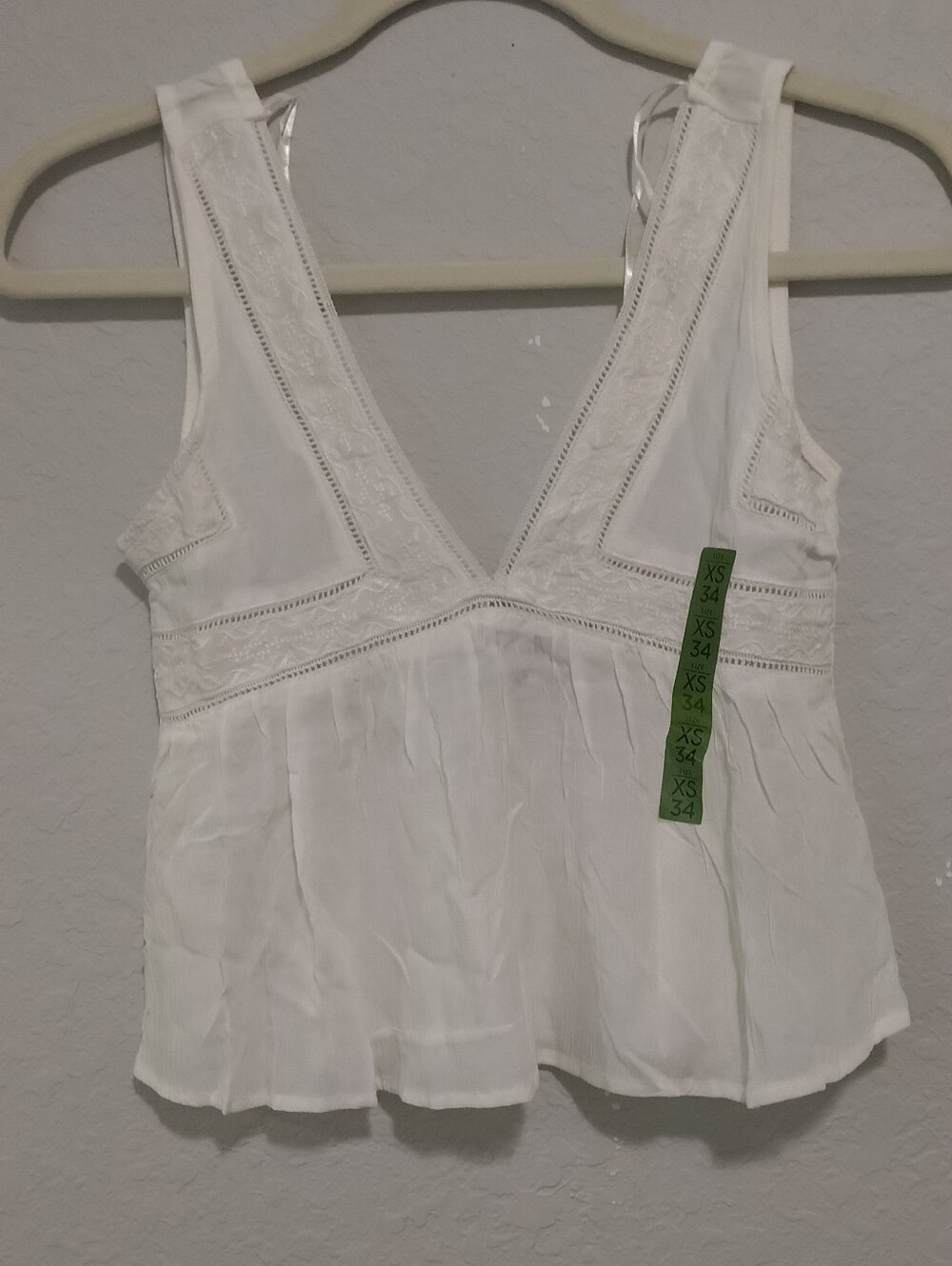 Melrose and Market White Eyelet V-Neck Sleeveless Tank